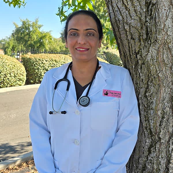 Dr. Manjinder Bal, Rocklin Vet